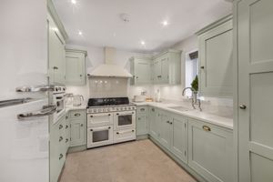 Bespoke Kitchen- click for photo gallery